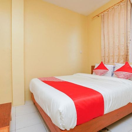 Oyo 2656 Az Zahra Residence Syariah Сурабая Экстерьер фото