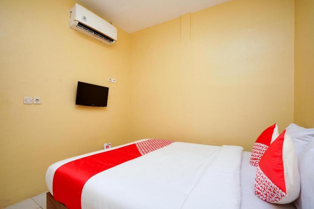 Oyo 2656 Az Zahra Residence Syariah Сурабая Экстерьер фото