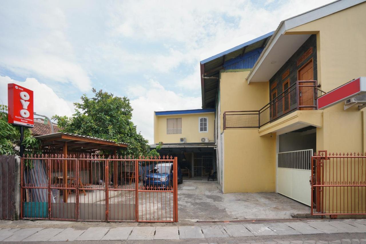 Oyo 2656 Az Zahra Residence Syariah Сурабая Экстерьер фото