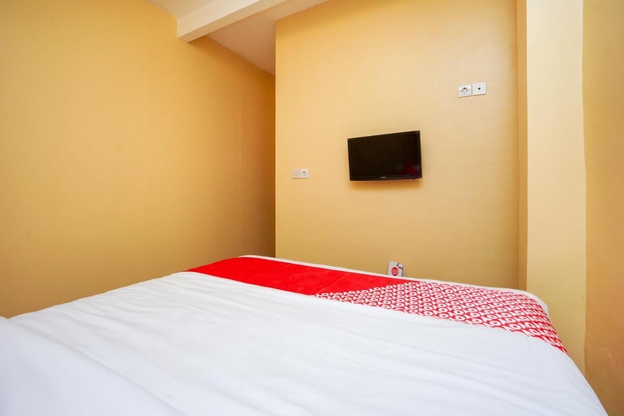Oyo 2656 Az Zahra Residence Syariah Сурабая Экстерьер фото