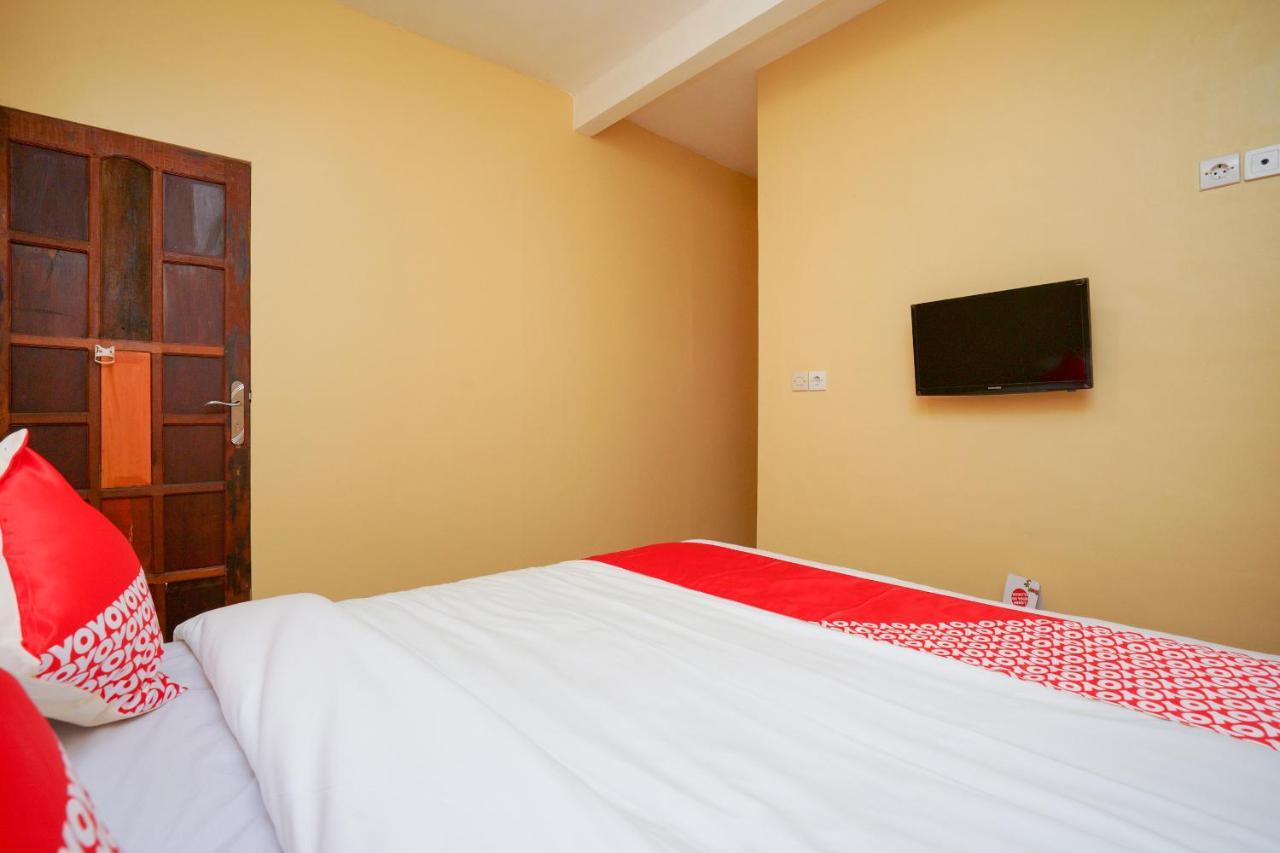 Oyo 2656 Az Zahra Residence Syariah Сурабая Экстерьер фото