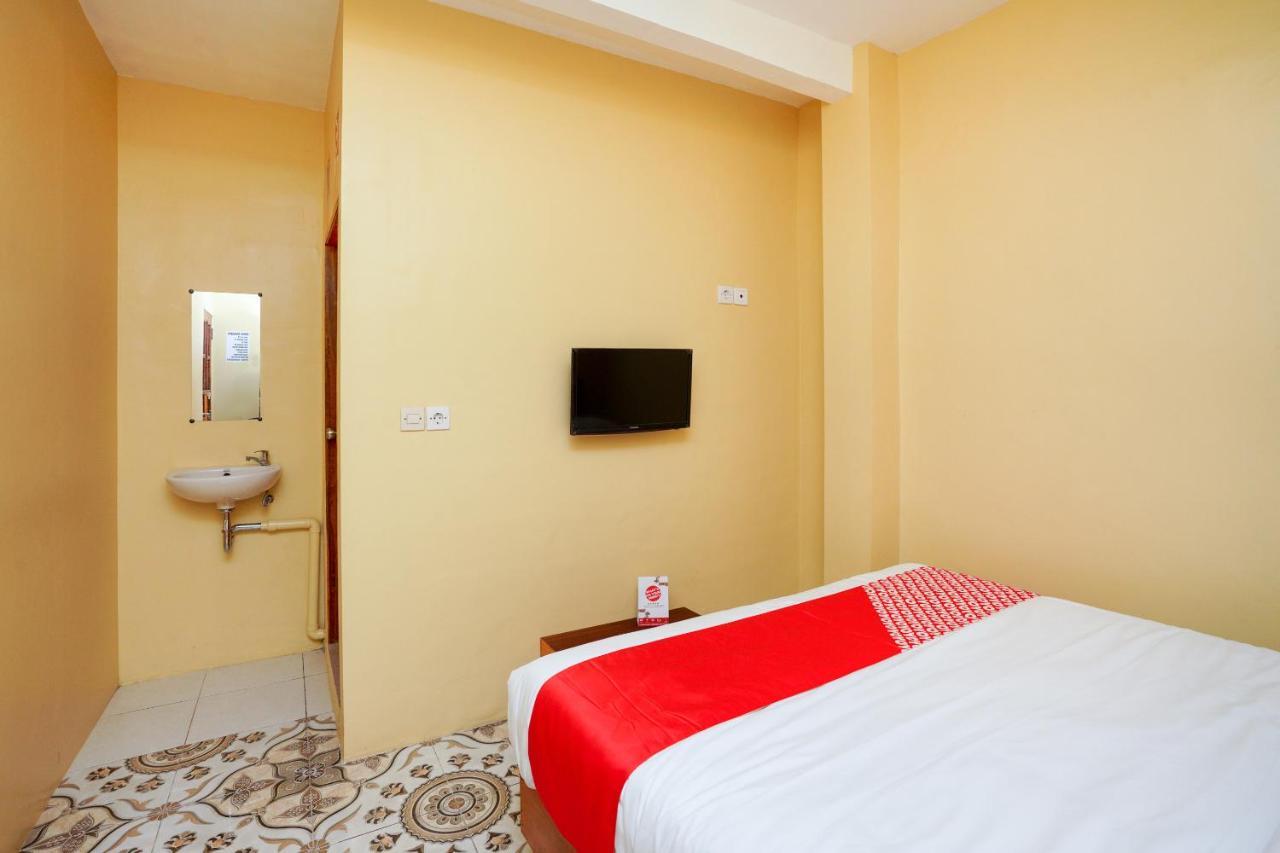 Oyo 2656 Az Zahra Residence Syariah Сурабая Экстерьер фото